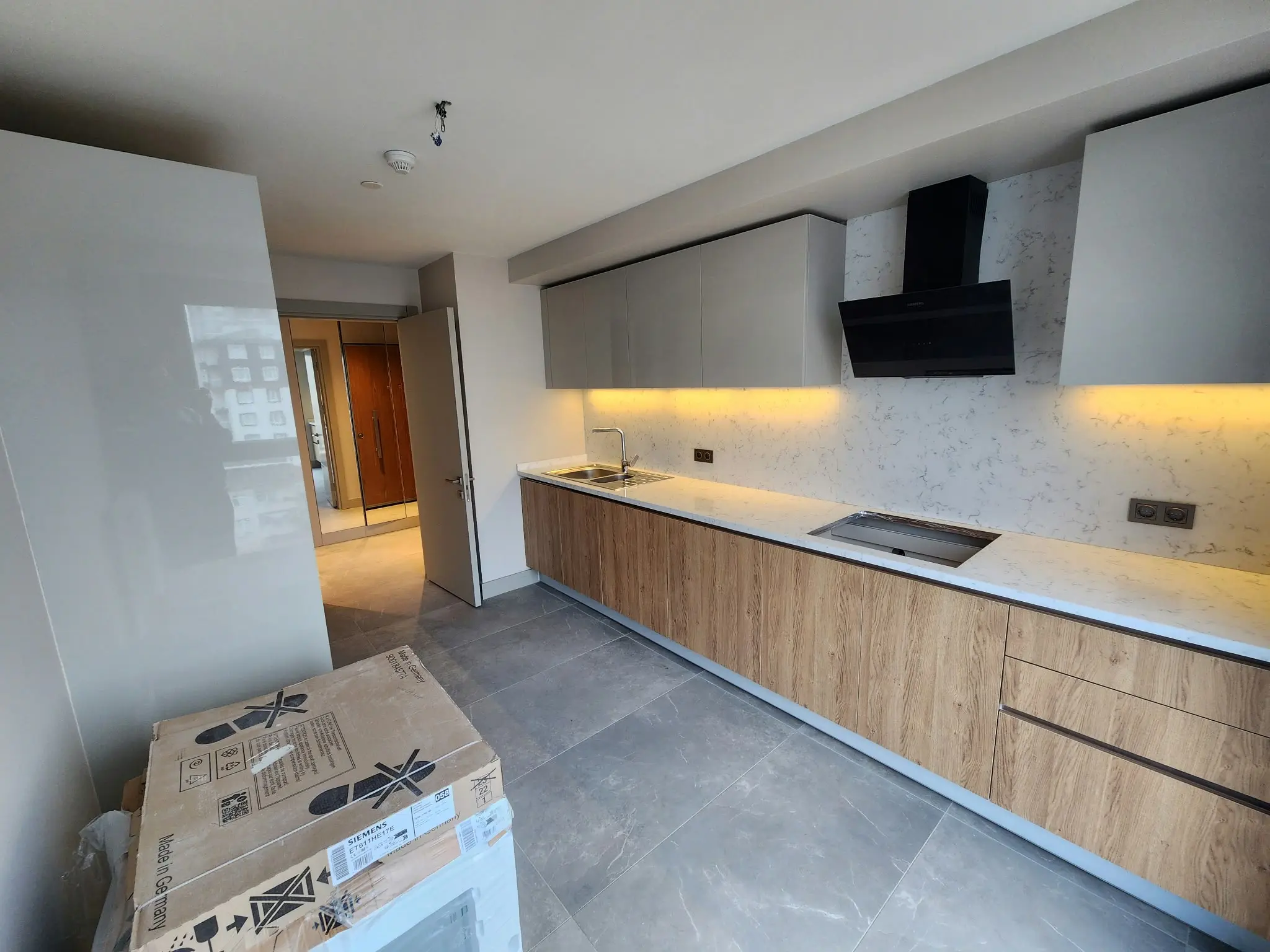 Fitted kitchen